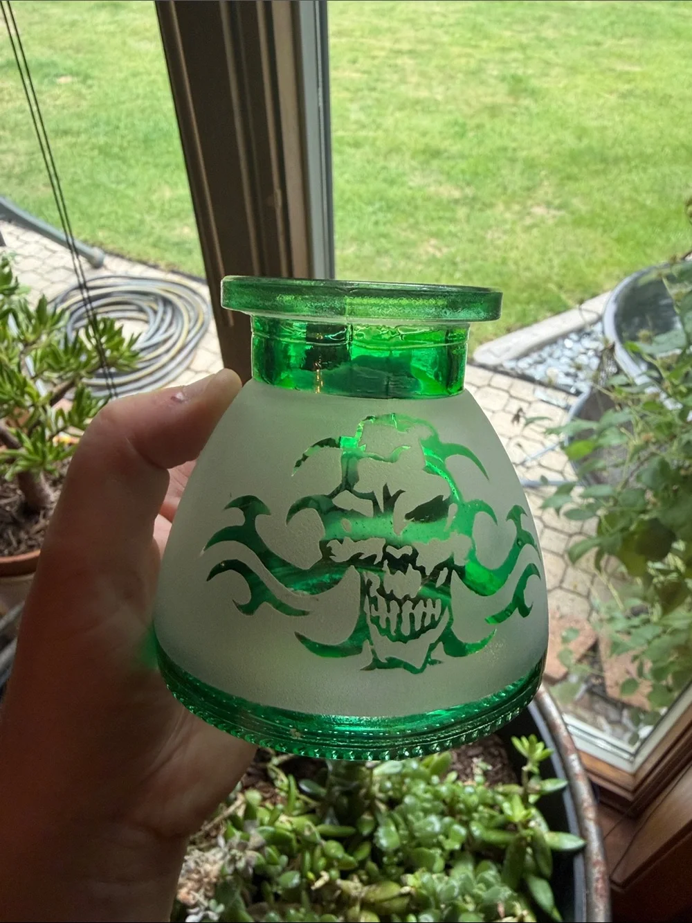 Vtg Green Frosted Glass Accent Graphic Skull Design
